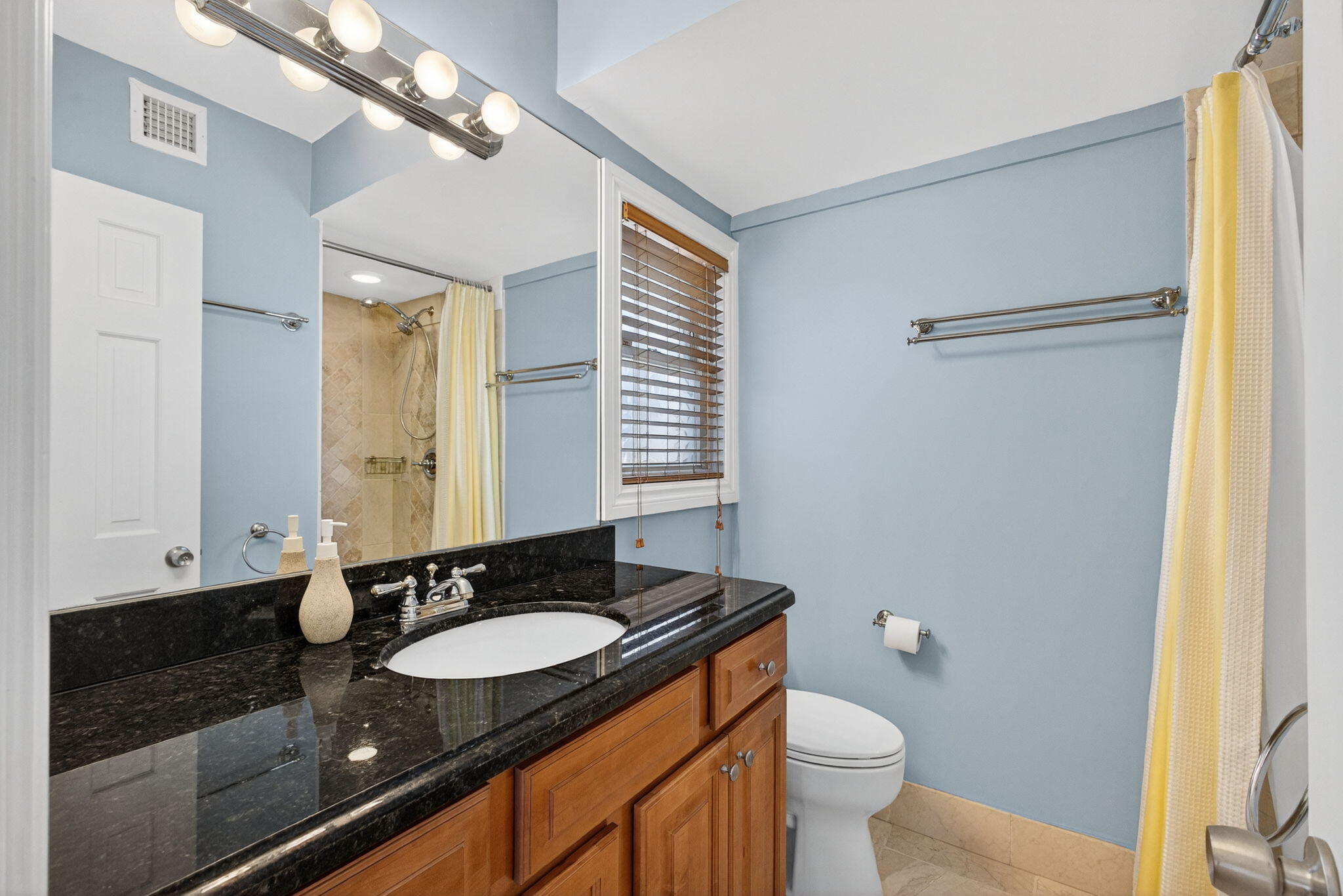 129 South Golfview Road, Unit 7 Lake Worth Beach, FL 33460 - Photo 21 of 79 25-web-or-mls-5D1A7757