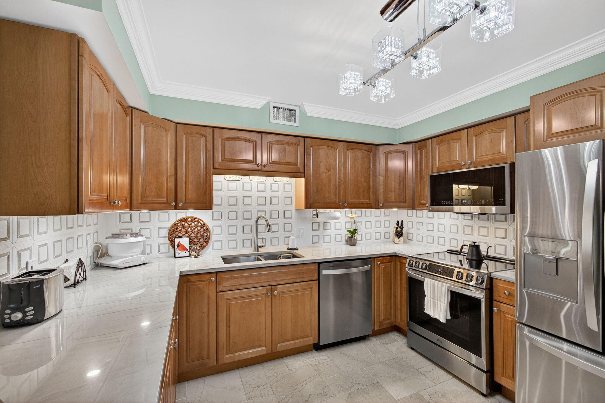 129 South Golfview Road, Unit 7 Lake Worth Beach, FL 33460 - Photo 4 of 79 21-web-or-mls-5D1A7735