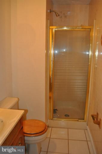 7794 East Shore Road Pasadena, MD 21122 - Photo 14 of 21 Bath (Master)
