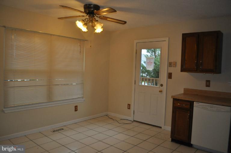 7794 East Shore Road Pasadena, MD 21122 - Photo 19 of 21 Kitchen