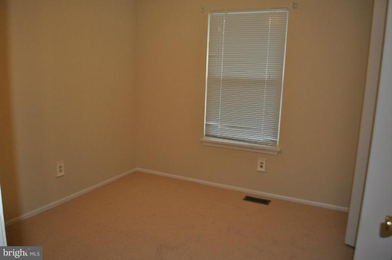 7794 East Shore Road Pasadena, MD 21122 - Photo 3 of 21 Bedroom