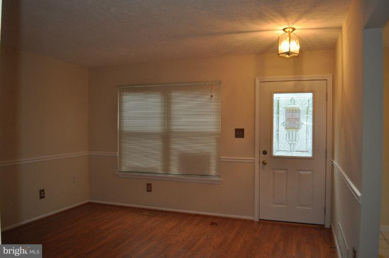 7794 East Shore Road Pasadena, MD 21122 - Photo 21 of 21 Living Room