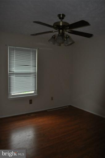 7794 East Shore Road Pasadena, MD 21122 - Photo 6 of 21 Bedroom (Master)