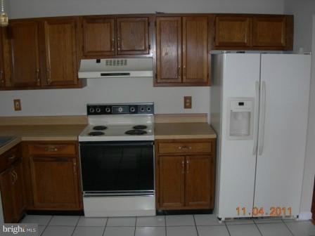 7794 East Shore Road Pasadena, MD 21122 - Photo 8 of 21 Kitchen