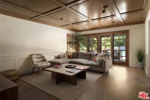 $2,100,000 | 4729 Hermano Drive, Tarzana, CA 91356