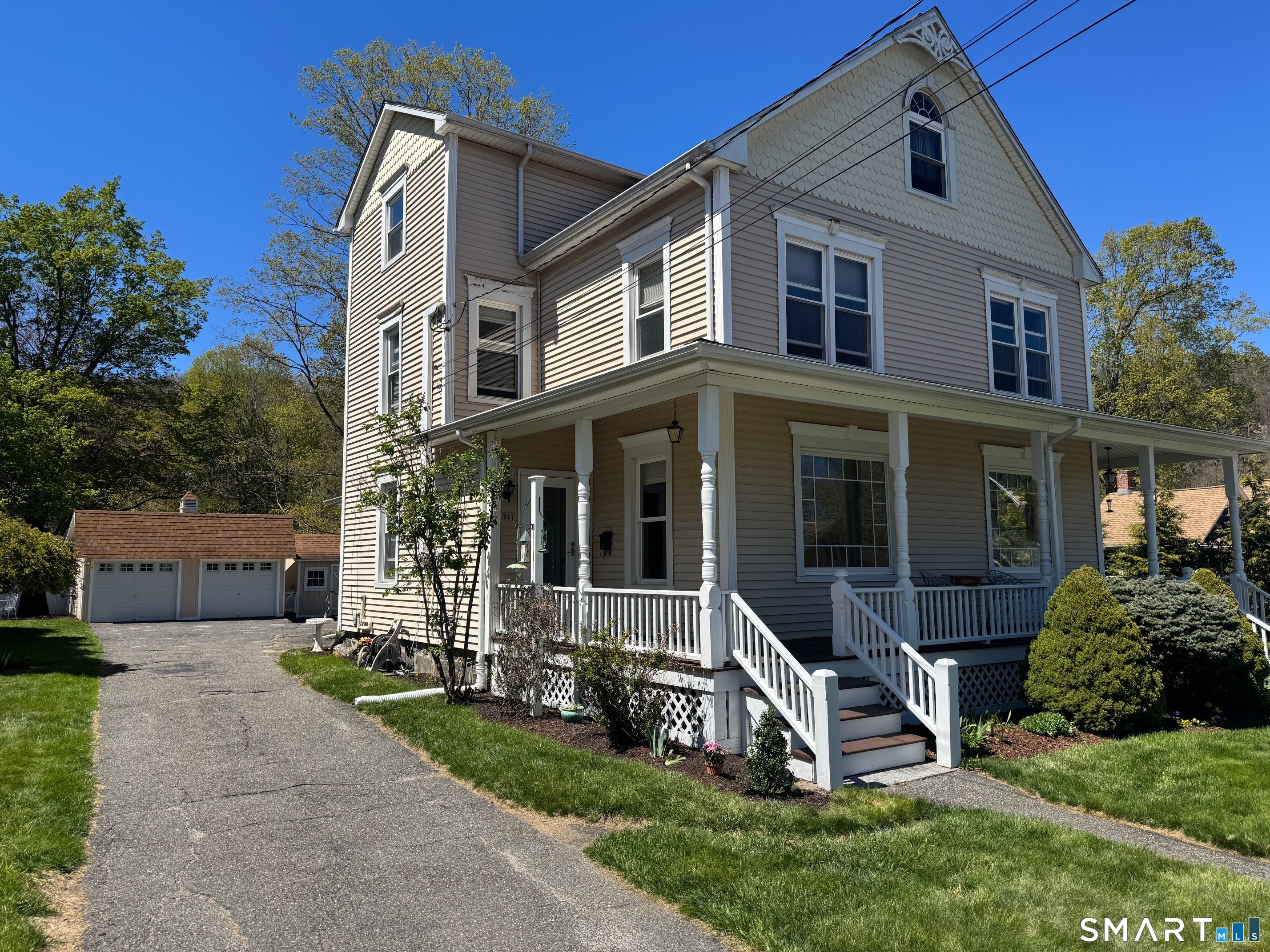 217 Walnut Street Winchester, CT 06098 - Photo 4 of 34