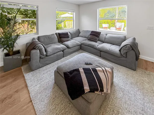 $1,200,000 | 337 Forest Hill Boulevard, West Palm Beach, FL 33405