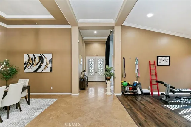 a view of livingroom with furniture and windows