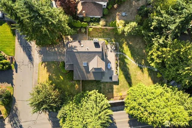 view of a house with a yard