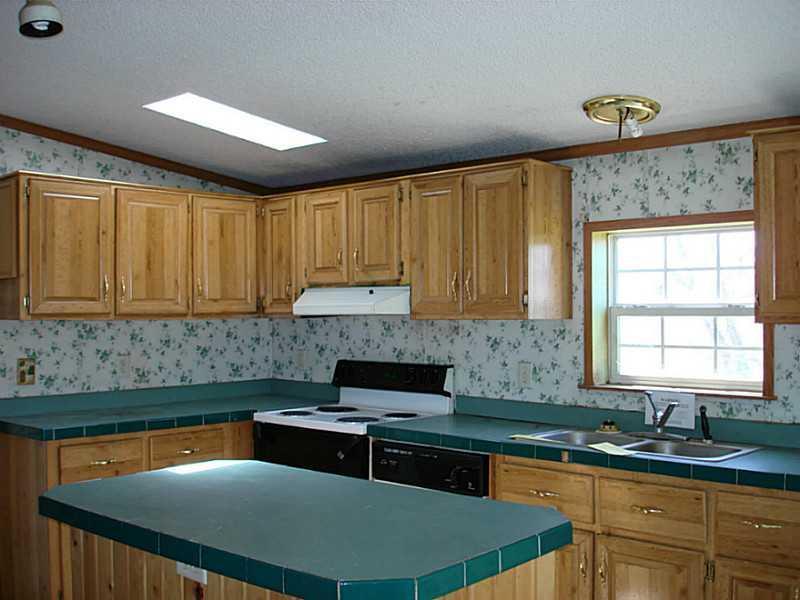 384 Cushing Road Warren, ME 04864 - Photo 10 of 30 Kitchen.