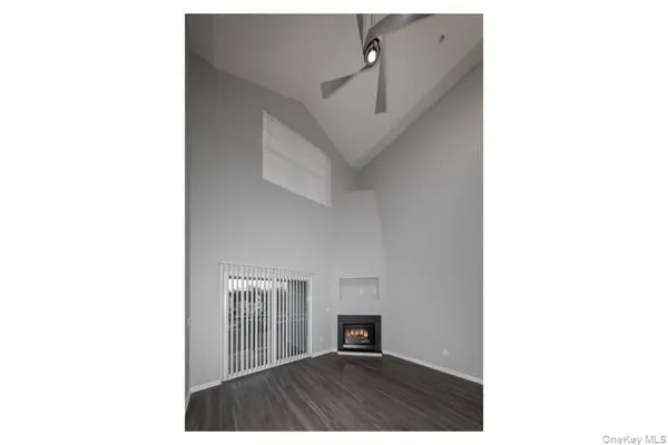 $3,295 | 1 Charles Pond Drive, Unit 5531, Coram, NY 11727