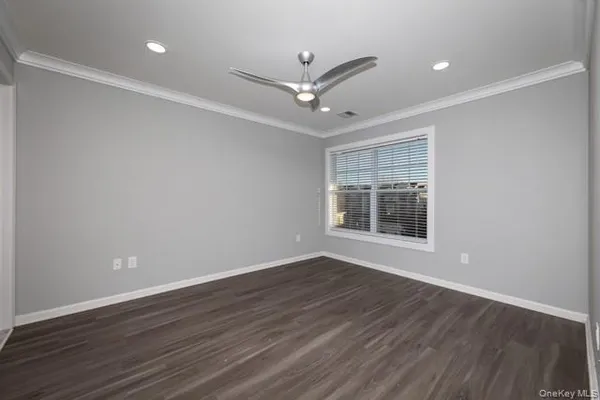 $3,295 | 1 Charles Pond Drive, Unit 5531, Coram, NY 11727