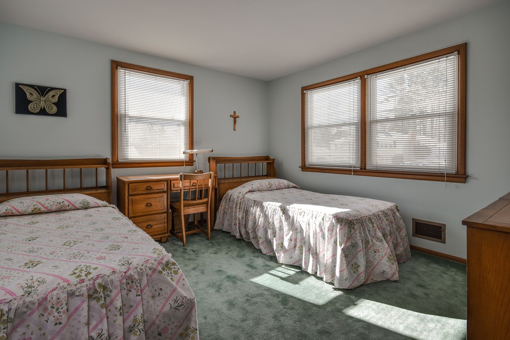 17 Ledgewood Road Framingham, MA 01701 - Photo 11 of 23 Gallery Image 11