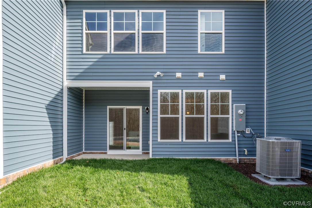 18609 Palisades Ridge Moseley, VA 23120 - Photo 34 of 50 a view of house with front door