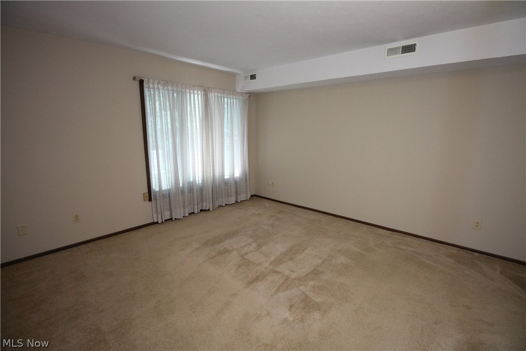4695 Mayfield Road, Unit D South Euclid, OH 44121 - Photo 9 of 22 Upon entering