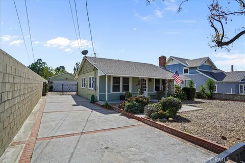 $996,000 | 10436 La Tuna Canyon Road, Sun Valley, CA 91352