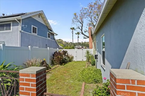 $996,000 | 10436 La Tuna Canyon Road, Sun Valley, CA 91352