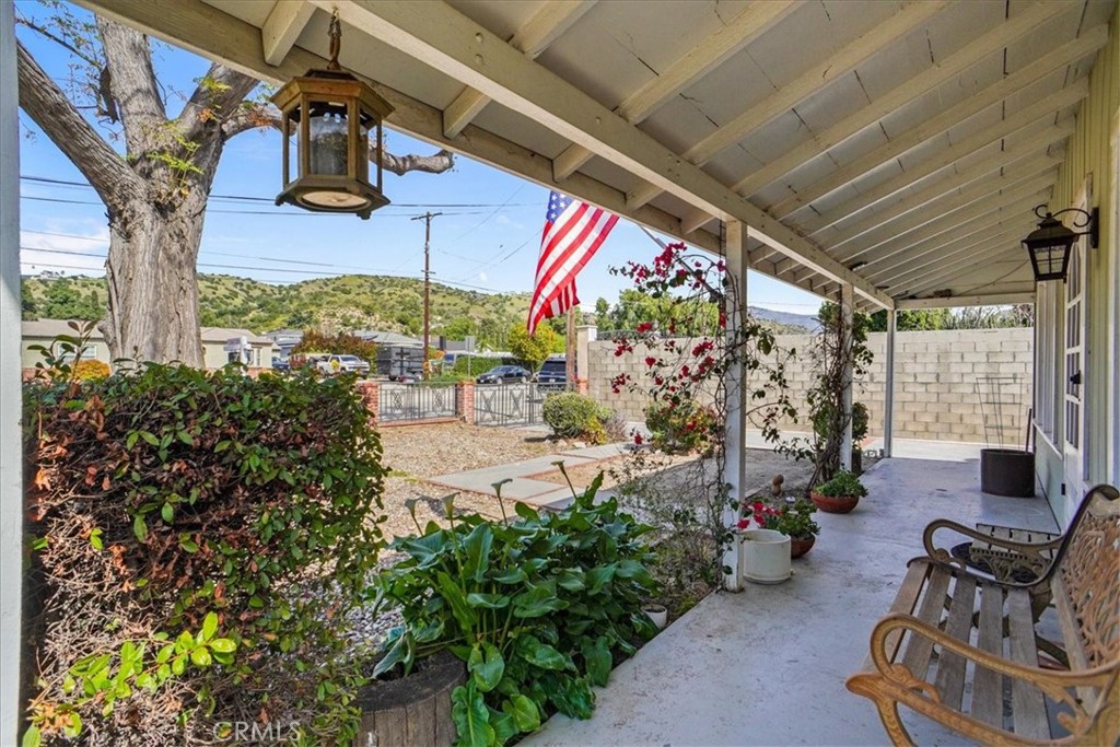 10436 La Tuna Canyon Road Sun Valley, CA 91352 - Photo 4 of 34