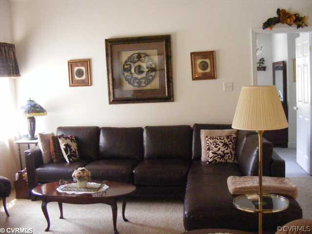 5810 Bethlehem Road Richmond, VA 23230 - Photo 2 of 12 Den/Family/Great Room - Bright, spacious Great roo