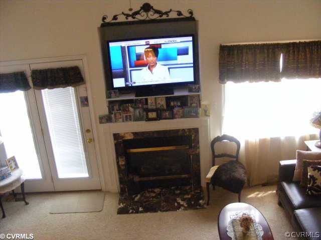 5810 Bethlehem Road Richmond, VA 23230 - Photo 3 of 12 Den/Family/Great Room - Gas fireplace with marble