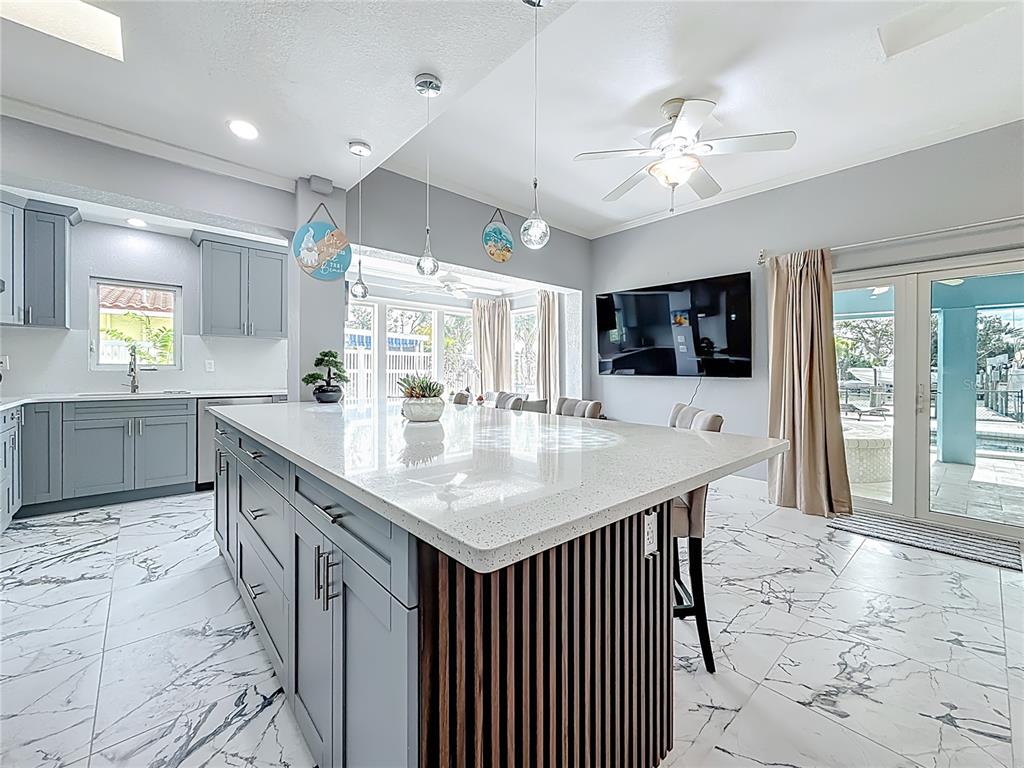 14186 West Parsley Drive Madeira Beach, FL 33708 - Photo 7 of 57