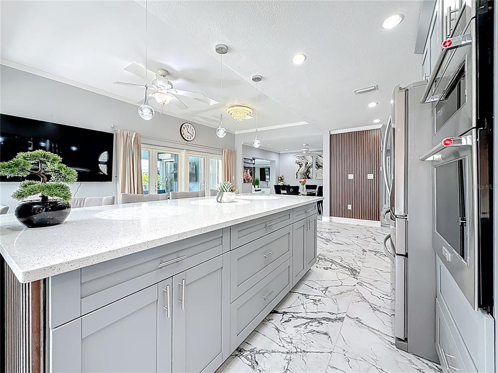 14186 West Parsley Drive Madeira Beach, FL 33708 - Photo 8 of 57