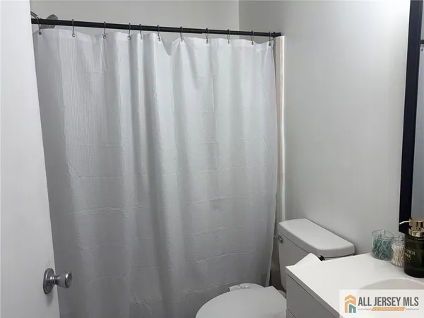 $2,200 | 802 Lindsey Court, Evesham, NJ 08053