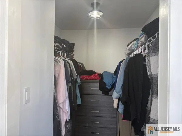 $2,200 | 802 Lindsey Court, Evesham, NJ 08053