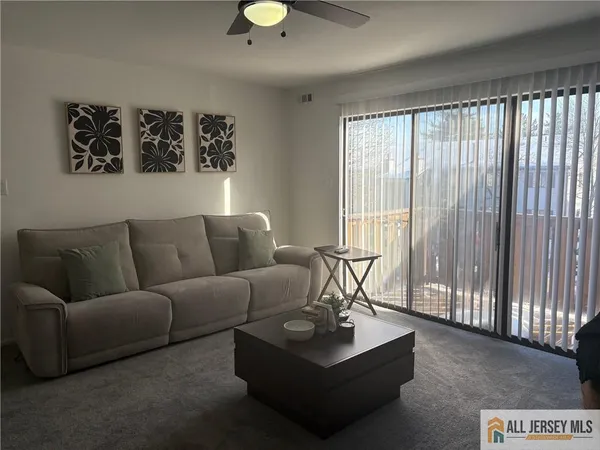 $2,200 | 802 Lindsey Court, Evesham, NJ 08053