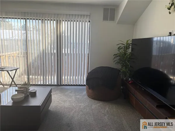 $2,200 | 802 Lindsey Court, Evesham, NJ 08053