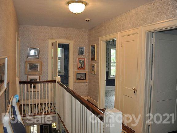 1653 Hertford Road Charlotte, NC 28207 - Photo 3 of 5 Gallery Image 3