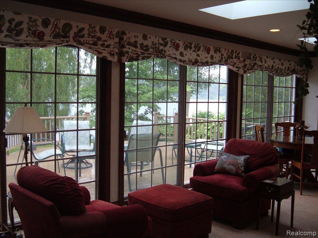 290 Cayuga Road Lake Orion, MI 48362 - Photo 21 of 24 Family Room/3 Doorwalls lakeside