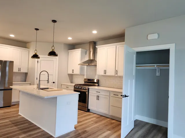 $3,000 | 4857 Lacy, Fitchburg, WI 53711