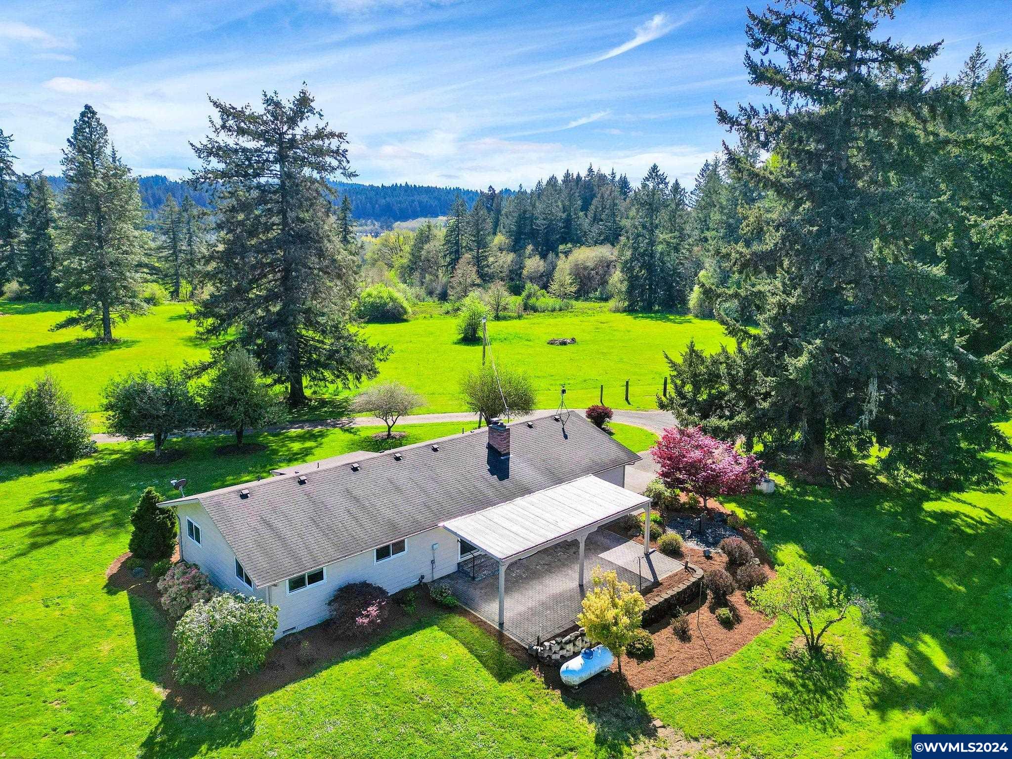 33522 Totem Pole Road Lebanon, OR 97355 - Photo 6 of 42 Gallery Image 6