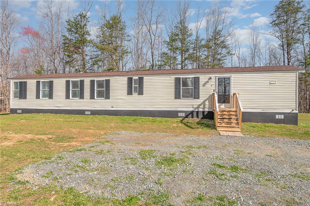 2435 Stewart Road Walnut Cove, NC 27052 - Photo 4 of 24 Gallery Image 4