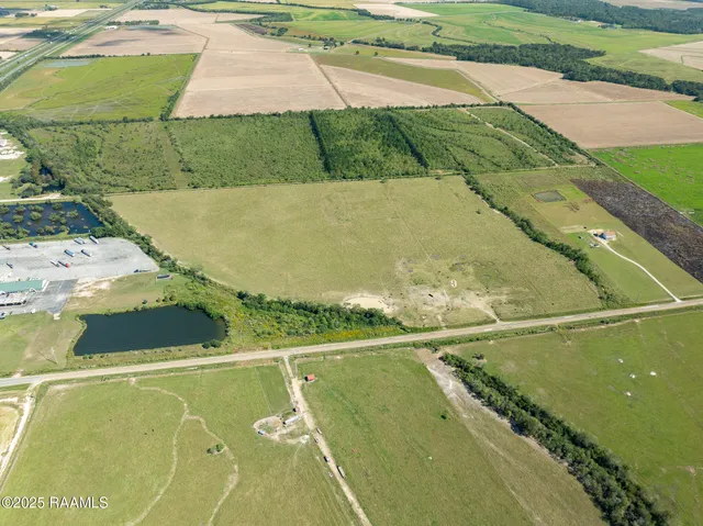 $210,000 | 1 A Estherwood Highway, Crowley, LA 70526