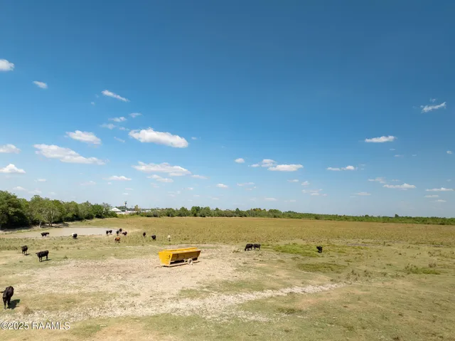 $210,000 | 1 A Estherwood Highway, Crowley, LA 70526