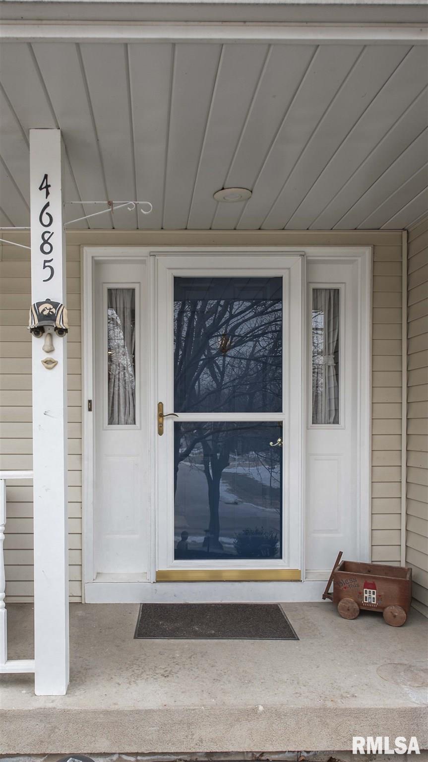 4685 Heatherstone Road Bettendorf, IA 52722 - Photo 2 of 32 Gallery Image 2