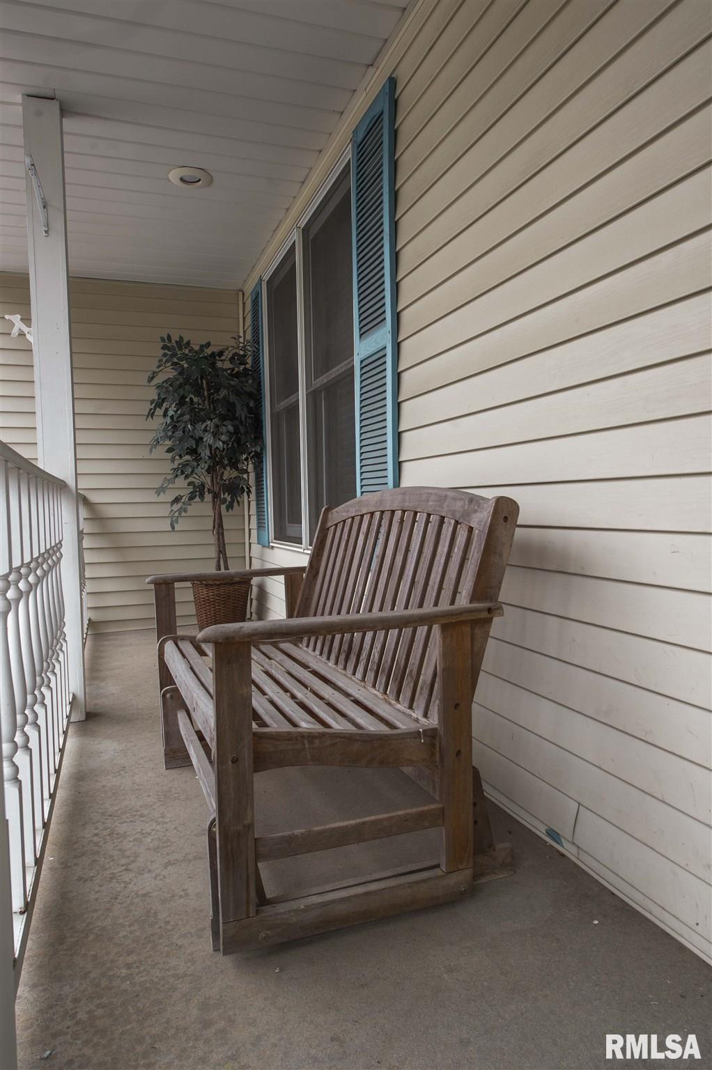 4685 Heatherstone Road Bettendorf, IA 52722 - Photo 3 of 32 Gallery Image 3