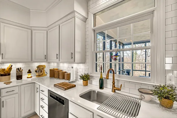 $759,000 | 3535 Windsor Oaks Circle Southwest, Roanoke, VA 24018