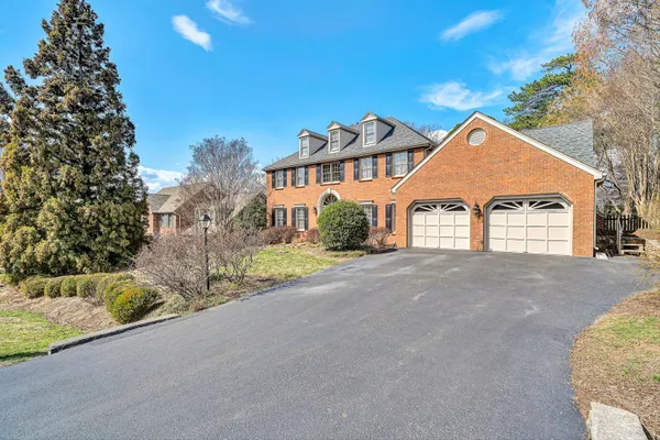 $759,000 | 3535 Windsor Oaks Circle Southwest, Roanoke, VA 24018