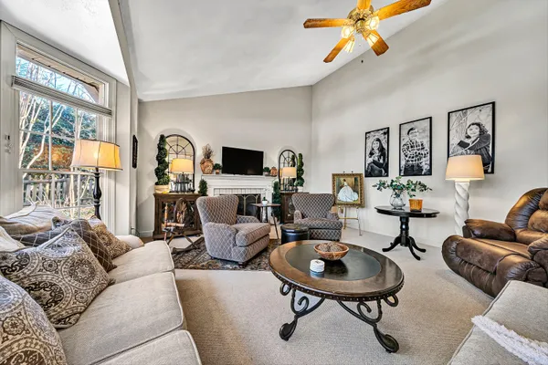 $779,000 | 3535 Windsor Oaks Circle Southwest, Roanoke, VA 24018