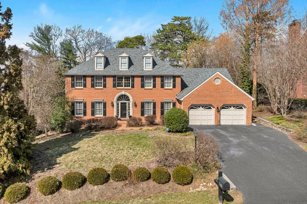 $759,000 | 3535 Windsor Oaks Circle Southwest, Roanoke, VA 24018