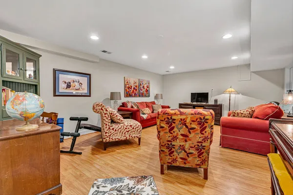 $779,000 | 3535 Windsor Oaks Circle Southwest, Roanoke, VA 24018