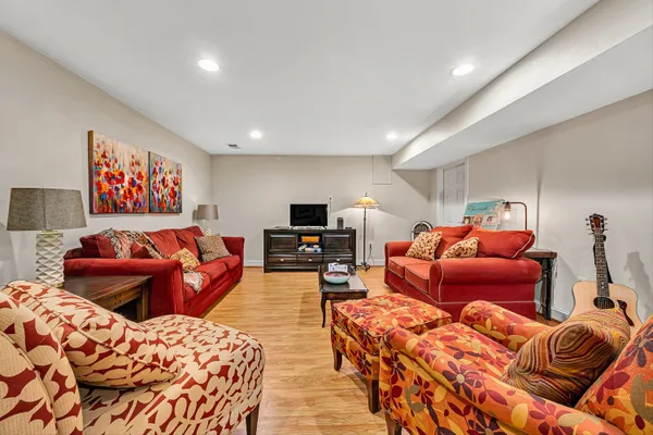 $779,000 | 3535 Windsor Oaks Circle Southwest, Roanoke, VA 24018