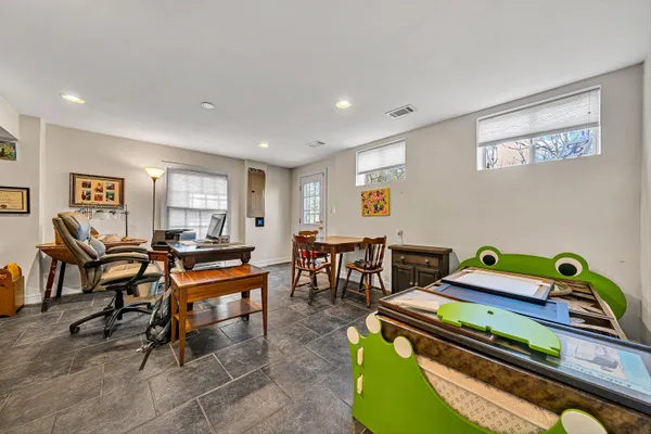 $759,000 | 3535 Windsor Oaks Circle Southwest, Roanoke, VA 24018