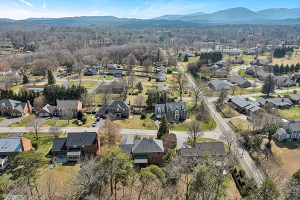 $759,000 | 3535 Windsor Oaks Circle Southwest, Roanoke, VA 24018