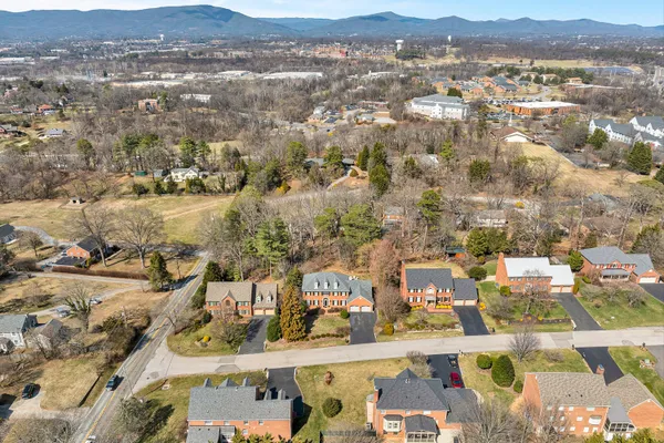 $759,000 | 3535 Windsor Oaks Circle Southwest, Roanoke, VA 24018