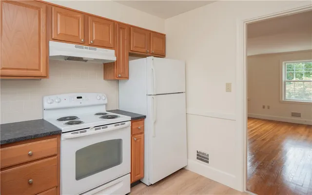$2,150 | 56 Phelps Road, Unit D, Middletown, RI 02842