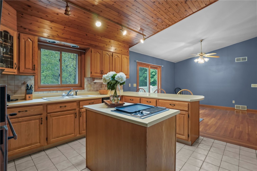 18 Biscuit Hill Road Foster, RI 02825 - Photo 9 of 27